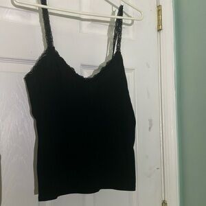 Lacy black tanktop